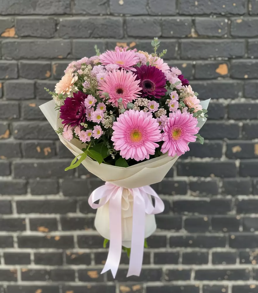 Букет цветов из: Герберы и Хризантемы в Темиргоевской