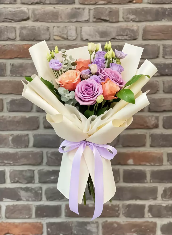 Букет цветов из: Лизиантусы и Розы в Темиргоевской