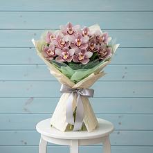 Букет цветов из:  Орхидеи и Розы #REPLACE_PRED# Темиргоевской