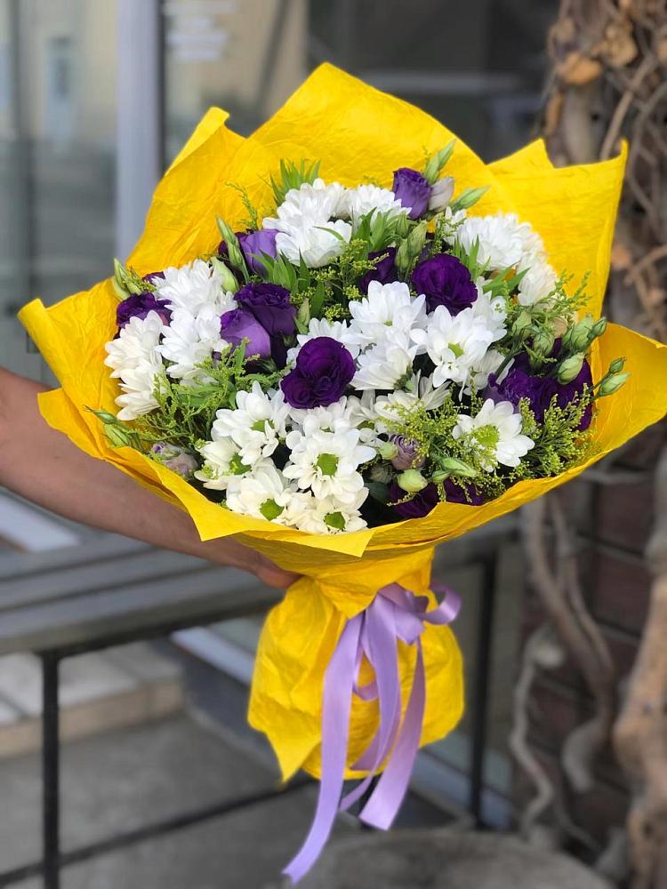 Букет цветов из: Ирисы, Хризантемы и Ромашки в Темиргоевской