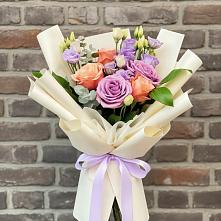 Букет цветов из:  Лизиантусы и Розы #REPLACE_PRED# Темиргоевской