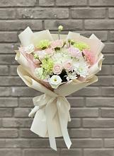 Букет цветов из:  Гвоздики, Розы, Лизиантусы и Хризантемы #REPLACE_PRED# Темиргоевской
