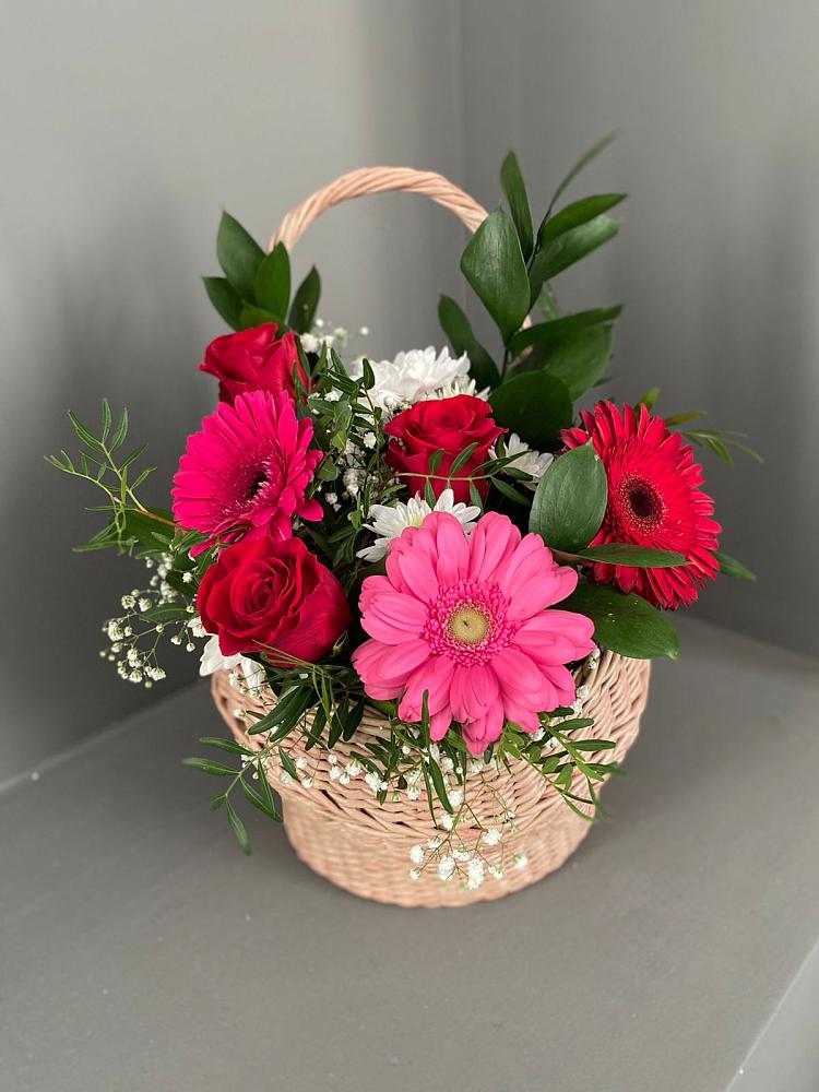 Цветочная композиция из Розы, Хризантемы и Герберы в корзине в Темиргоевской
